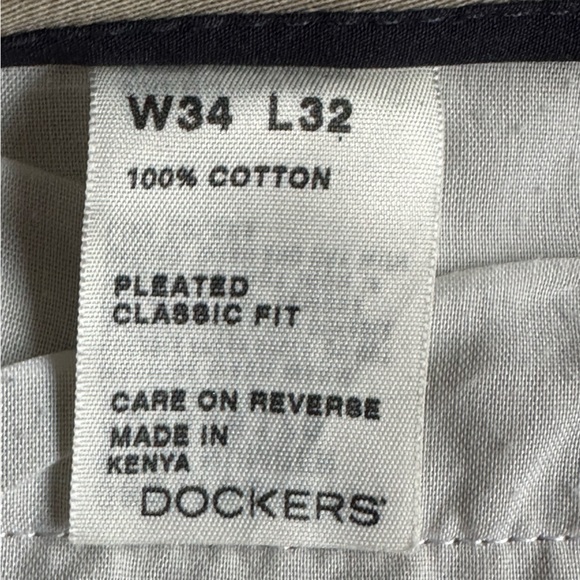 Dockers Classic Fit Khakis Pleated In Front.Deep Pockets Sz 34. 100% Cotton. - Picture 13 of 16